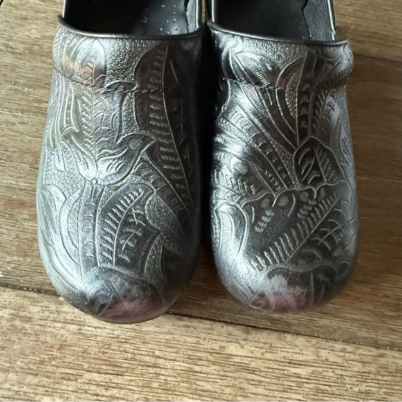 Black floral Dansko clogs - Picture 2 of 10